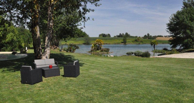 לינה וארוחת בוקר Caraman Le Lac De Crivito מראה חיצוני תמונה